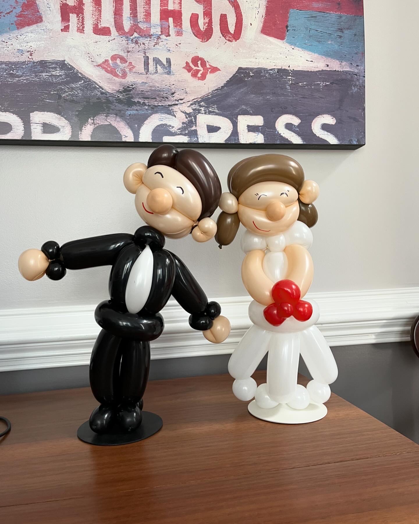 Balloon bride and groom wedding couple sculpture